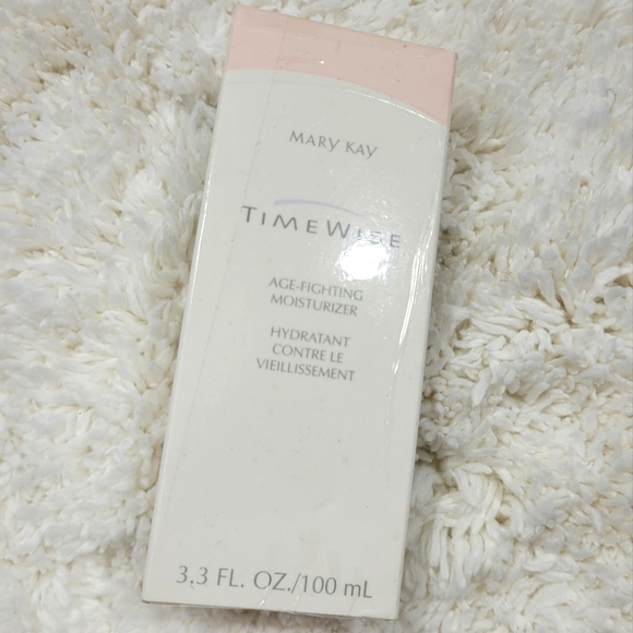 MARY KAY TIMEWISE AGE-FIGHTING MOISTURIZER 3.3 FL OZ 100ML FOR ALL SKIN TYPES - Picture 1 of 7